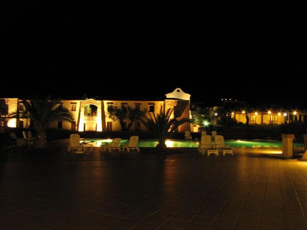 Hotel Кардеду Екстериор снимка