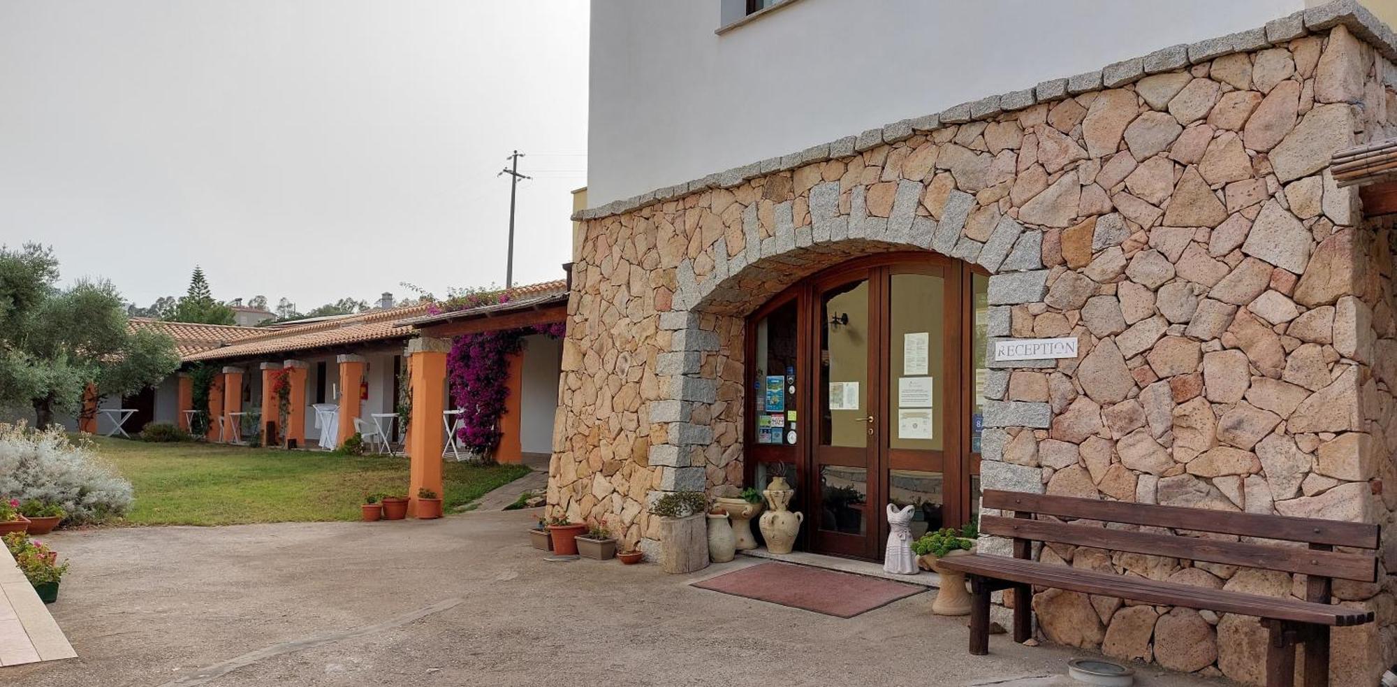 Hotel Кардеду Екстериор снимка